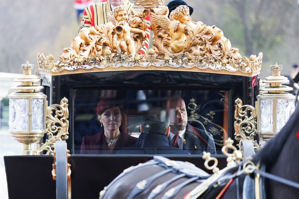 kate and william in carriage