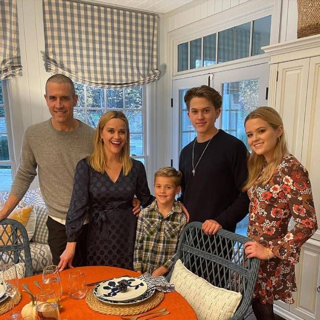reese witherspoon family thanksgiving