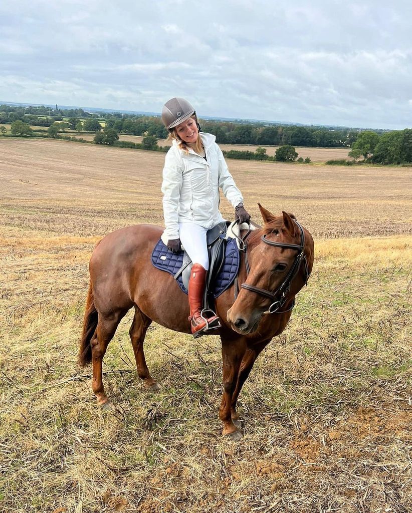 Geri Haliwell riding her horse 