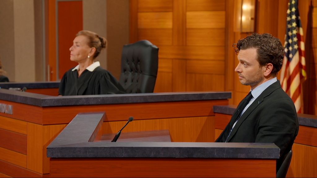 Le drame de la salle d'audience en 8 parties de Prime Video Vidé 1 juge et témoin devant le tribunal
