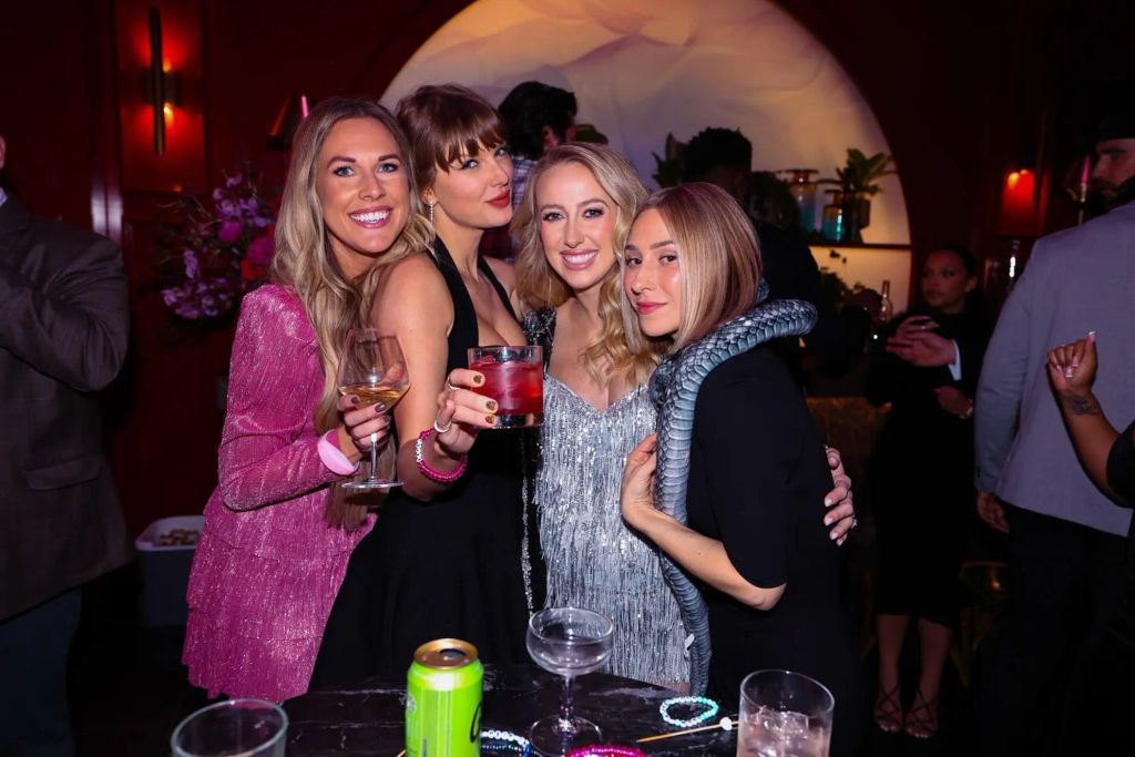 Taylor surrounded by her besties