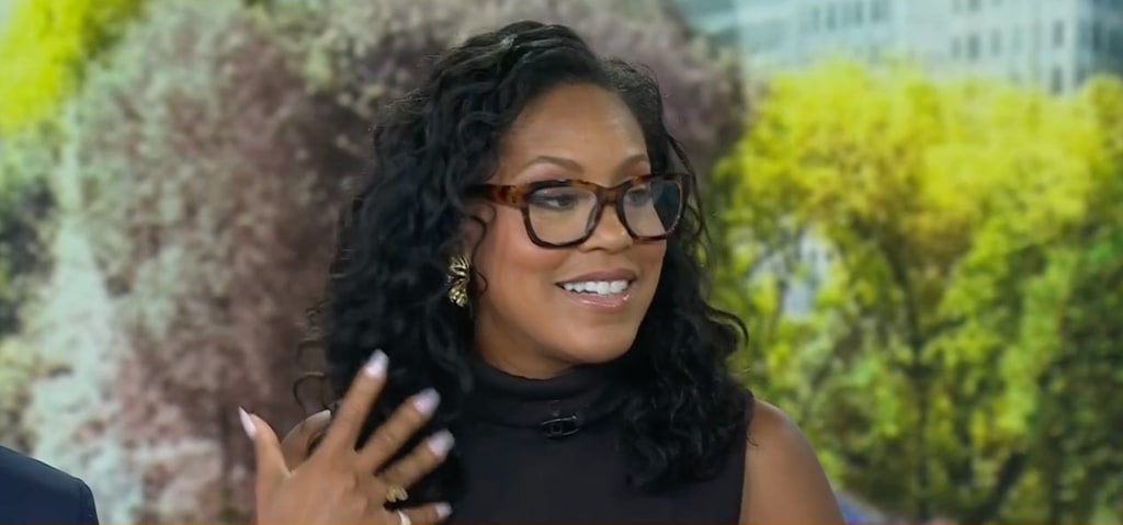 Sheinelle Jones wearing glasses on Today Show