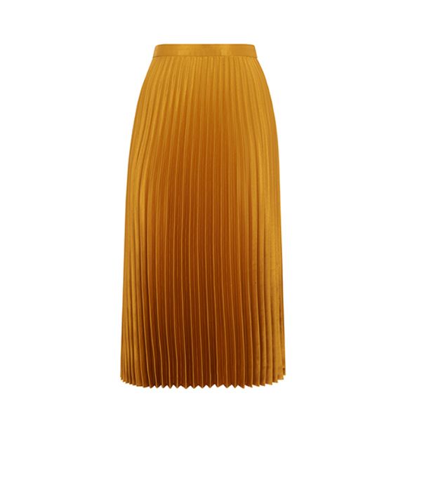 Holly Willoughby on This Morning in pleated mustard Whistles skirt | HELLO!