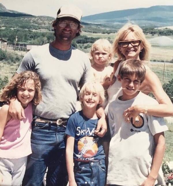 goldie hawn family throwback