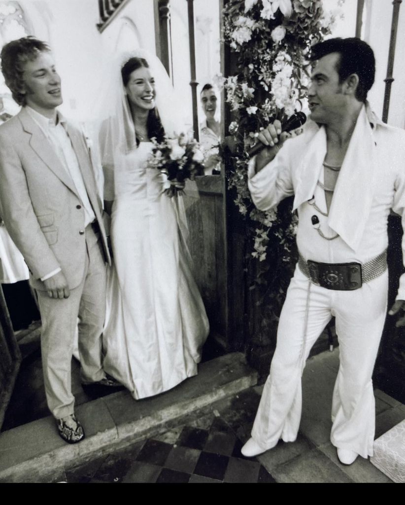 Jamie and Jools Oliver original wedding photo with Elvis impersonator