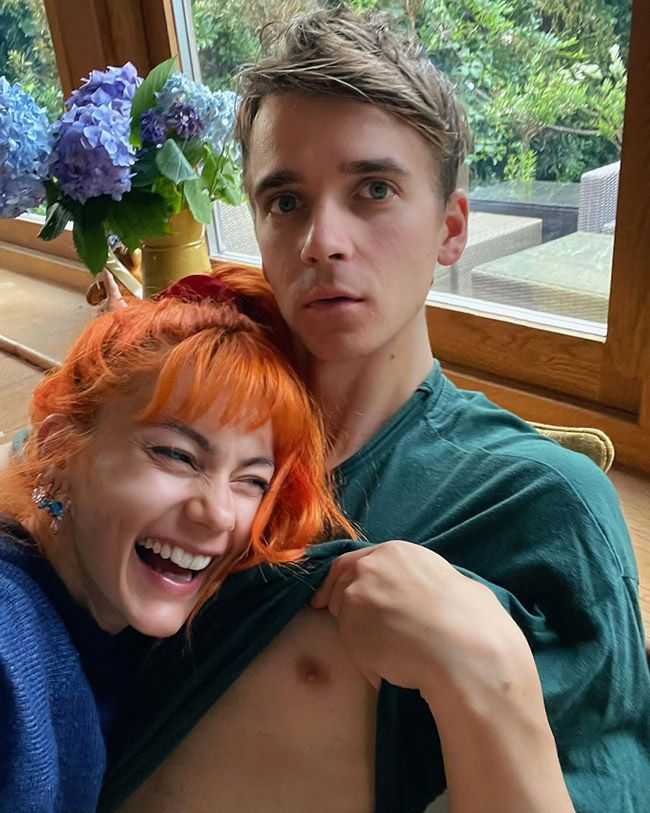 joe sugg and dianne laughing