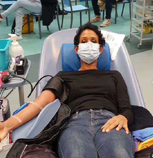 naga munchetty donates blood