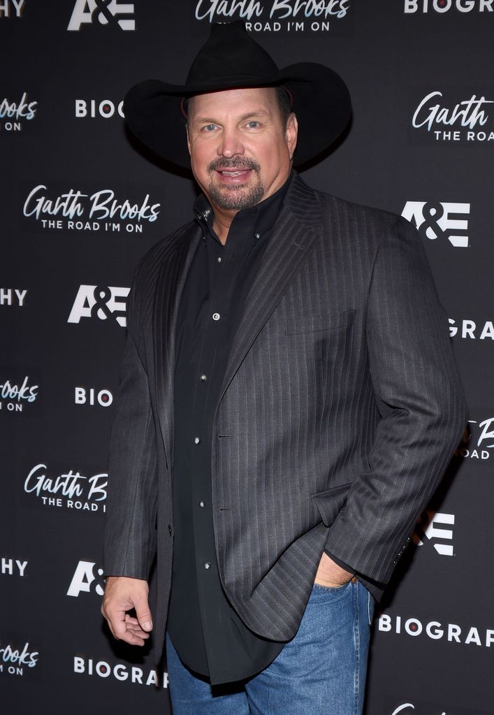 garth brooks red carpet