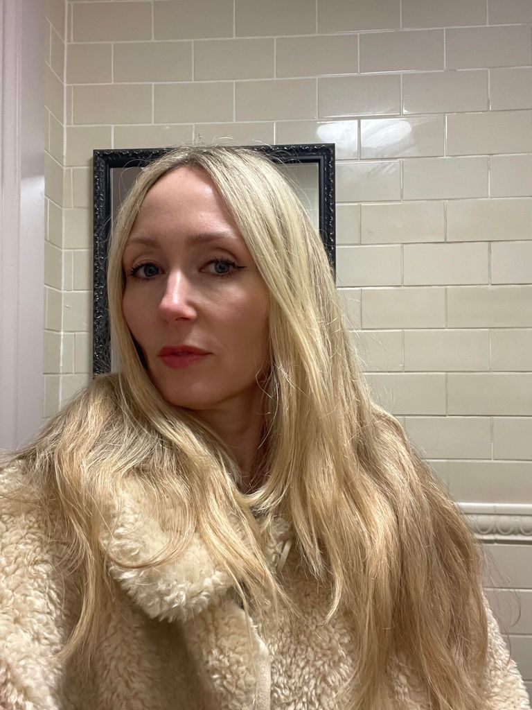 A selfie of Cassie showing that she is a 'sinker'