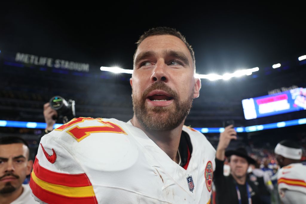 Travis Kelce #87 of the Kansas City Chiefs heads off the field following a game between the Kansas City Chiefs and the New York Giants at MetLife Stadium on September 21, 2025 in East Rutherford, New Jersey