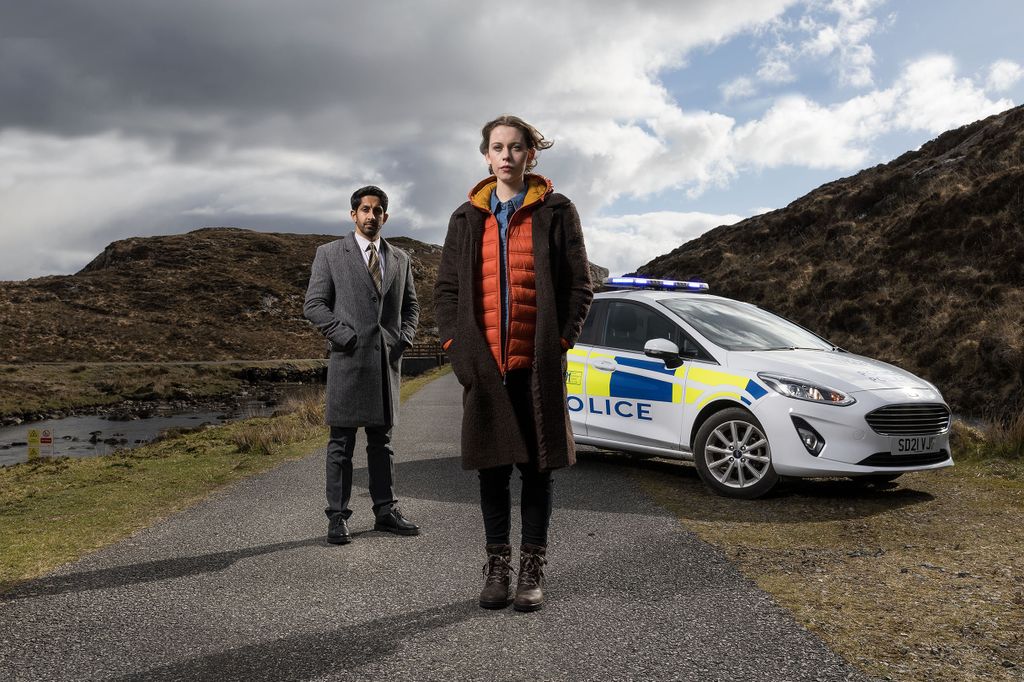 Le drame policier « au bord de votre siège » de la star des Shetland, An t-Eilean, sera de retour pour la saison 2 2 DCI Ahmed Halim (SAGAR RADIA), Kat Crichton (SORCHA GROUNDSELL) dans The Island