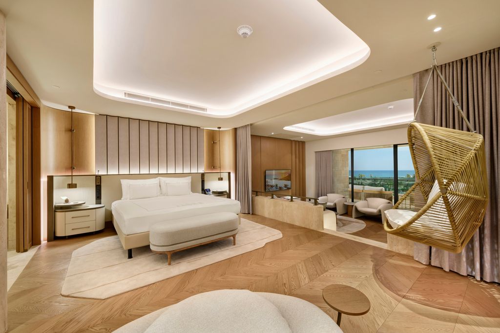 Inside Seascape suite at Regnum The Crown