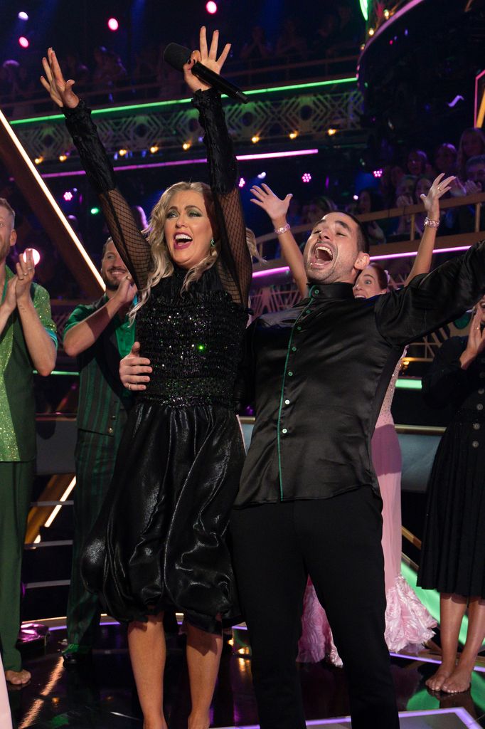 Elaine Hendrix and Alan Bersten react to their Wicked Night scores