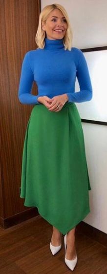 Holly Willoughby's green John Lewis skirt has the internet going wild ...