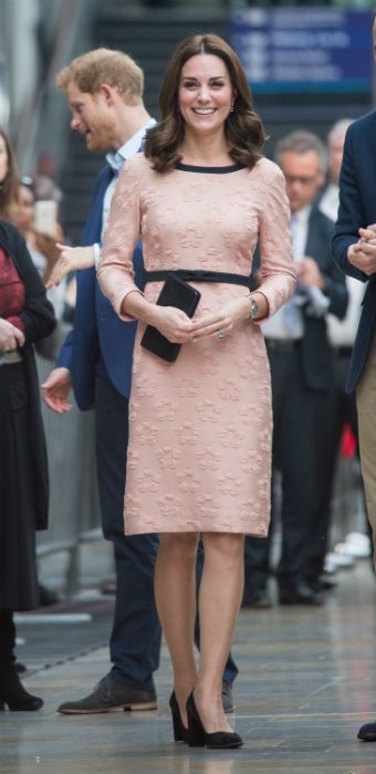 Pregnant Kate Middleton wears sturdy sell-out heels | HELLO!