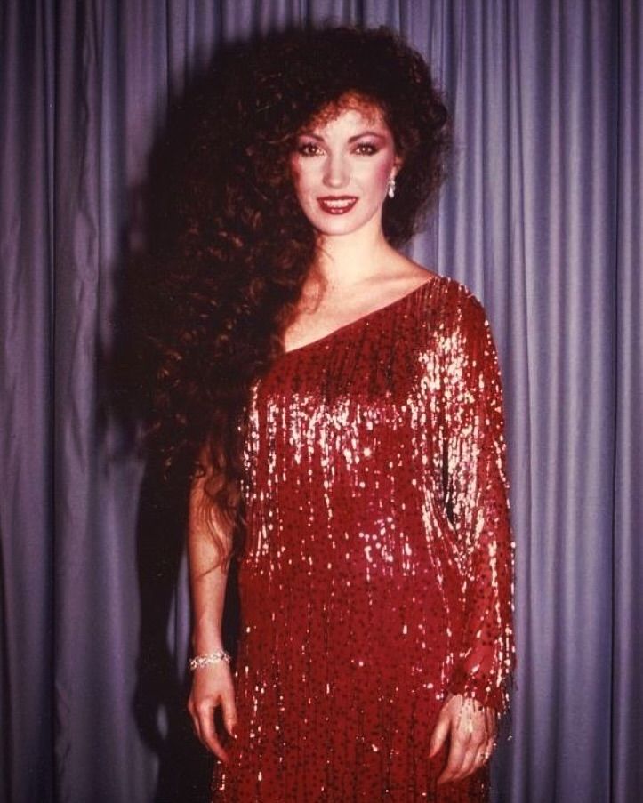 Jane looked stunning in the Oscars throwback photo