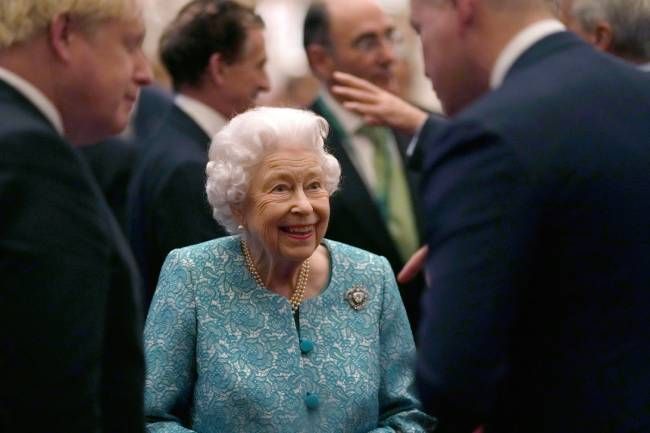 the queen misses major event ill health