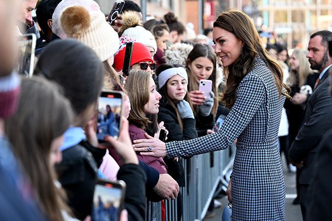 Kate Middleton greeting crowds