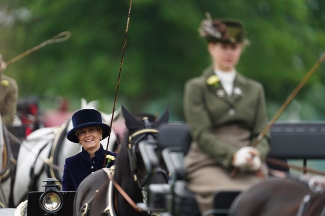 sophie wessex riding behind lady louise windsor