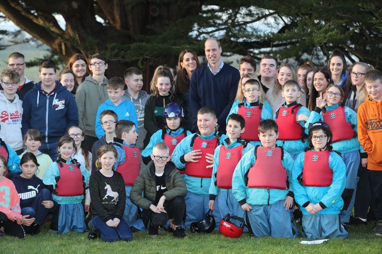 kate and william pose