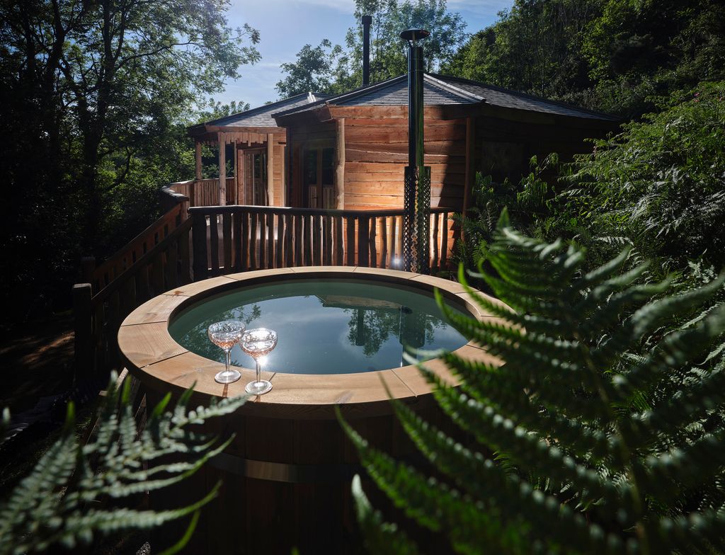  Sleepy Owl boutique stays in Devon outdoor hot tub