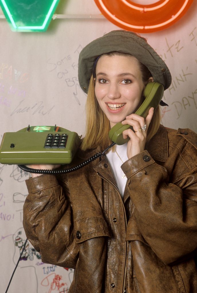 debbie gibson talking on phone