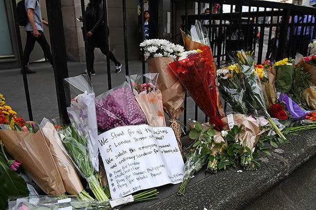 flowers london bridge