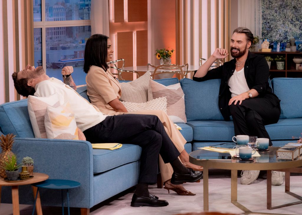 Joel Dommett e Rochelle Humes entrevistaram Rylan Clark sobre seu novo programa de TV Dating Naked UK