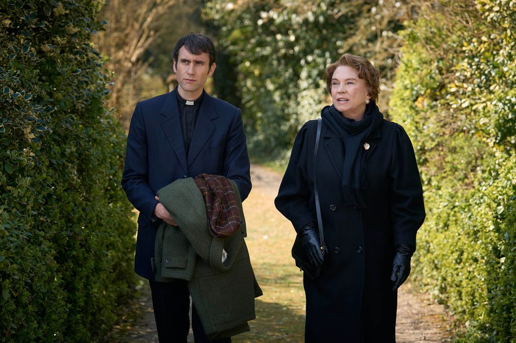 Canon Daniel Clement (MATTHEW LEWIS), Audrey (AMANDA REDMAN) - Daniel and Audrey take a walk through the grounds of St Marys. 
