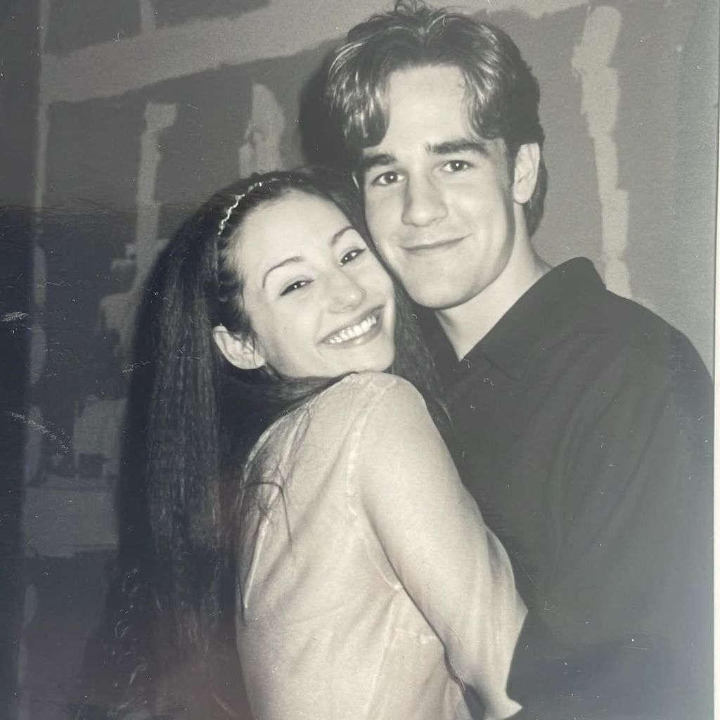 James Van Der Beek et Heather McComb posent pour une photo à l'occasion du 21e anniversaire de cette dernière