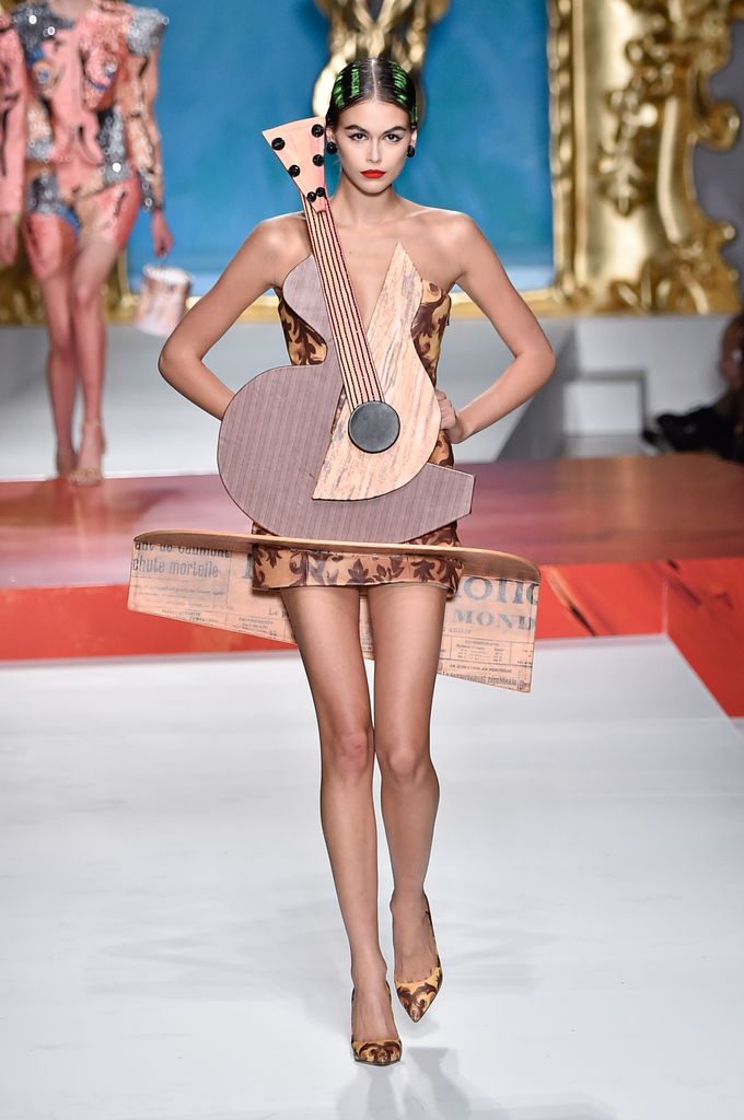 kaia gerber in picasso guitar outfit 
