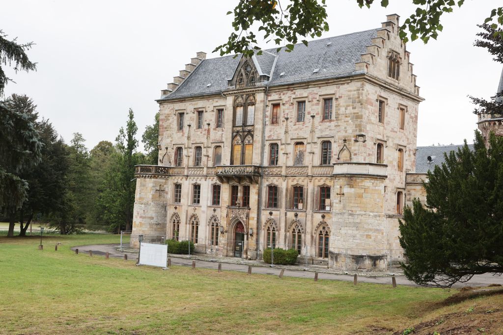 The exterior of Reinhardsbrunn Castle