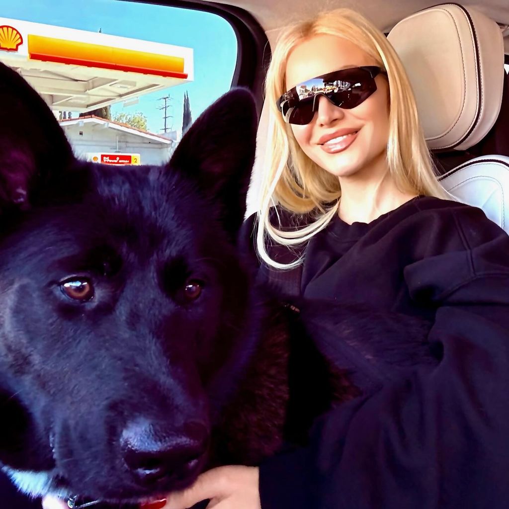 gavin rossdale girlfriend xhoana wit black dog