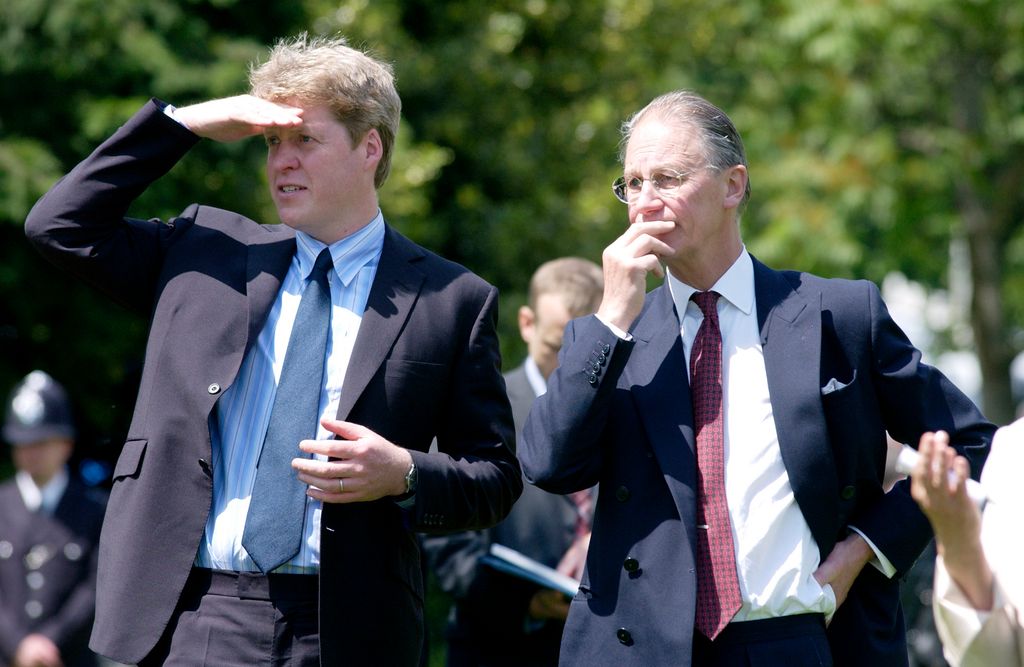  Diana's Brother Charles Earl Spencer And His Brother-in-law Sir Robert Fellowes At The Opening Of the Fountain