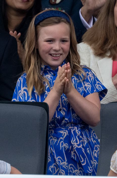 mia tindall clapping