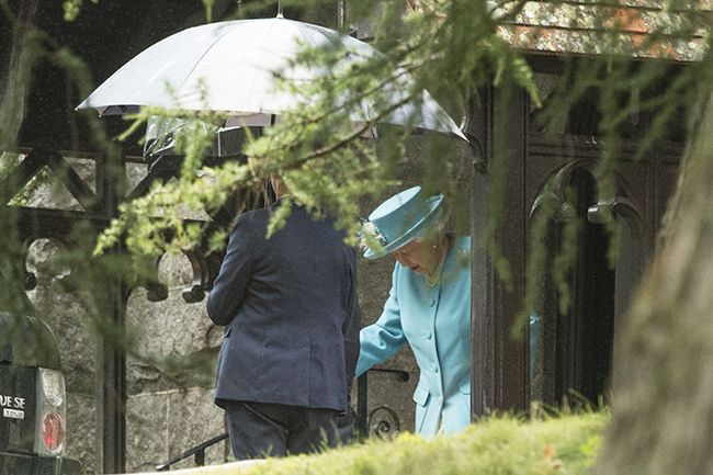 the queen on way to church in scotland
