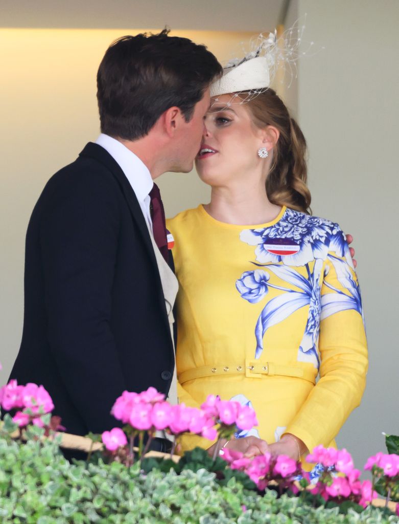 Beatrice and Edoardo kiss at Royal Ascot