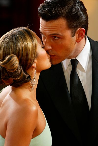 jennifer lopez ben affleck kiss