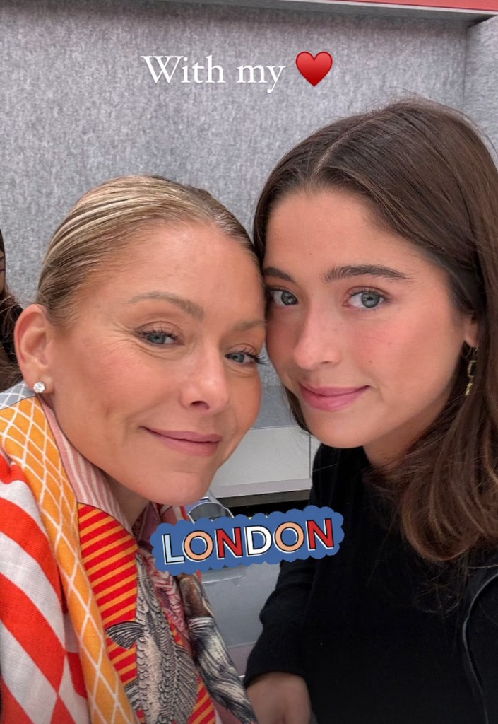Photo shared by Kelly Ripa on her Instagram Stories October 22, 2023 where she is posing with her daughter Lola Consuelos while on a trip to London.