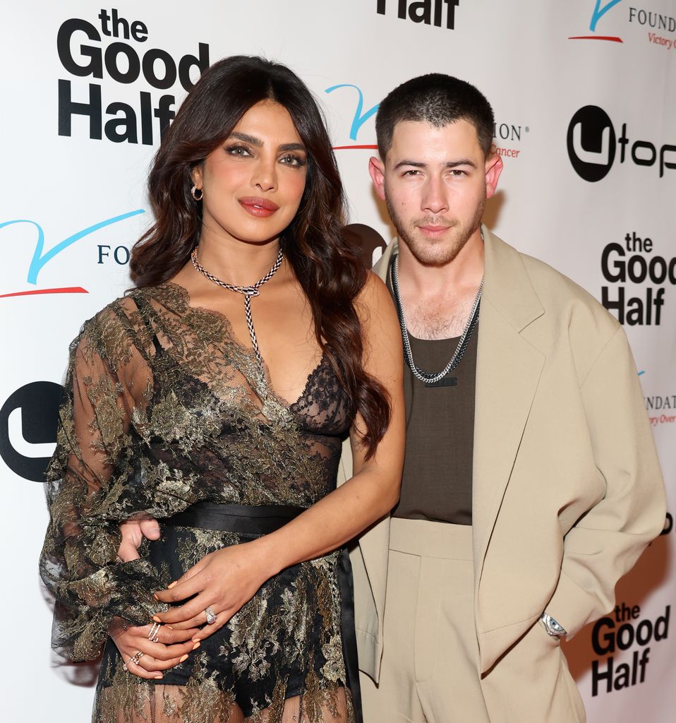 Priyanka surpreendeu com um vestido transparente ousado