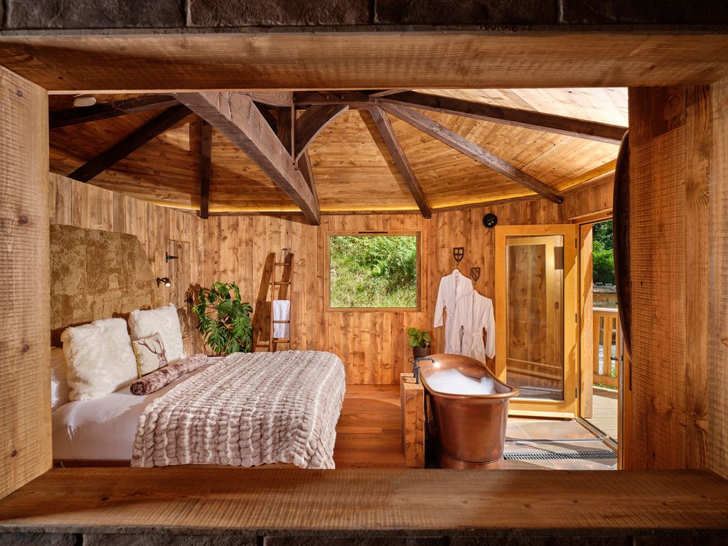  Sleepy Owl Boutique stays. Hideout treehouse bedroom