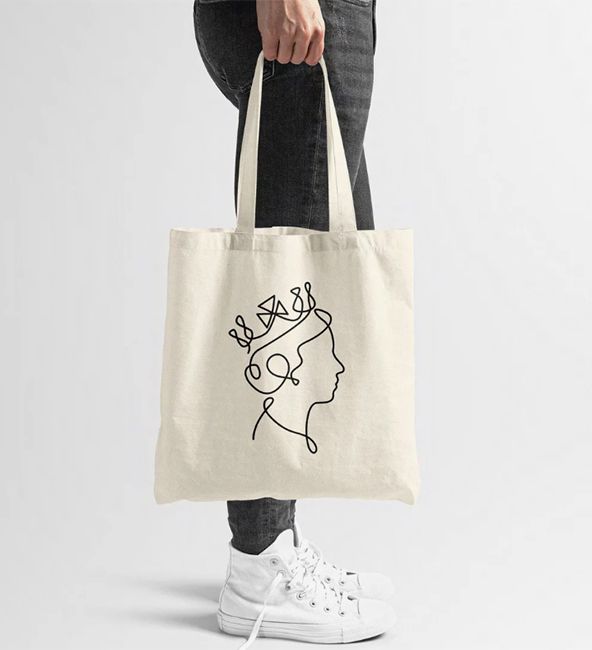 queen outline tote