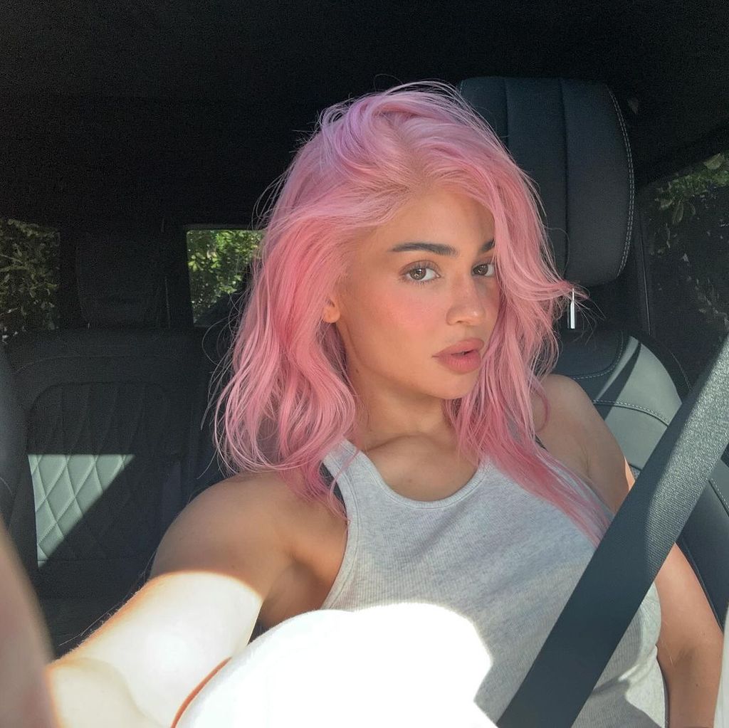 Kylie rocks bubblegum pink
