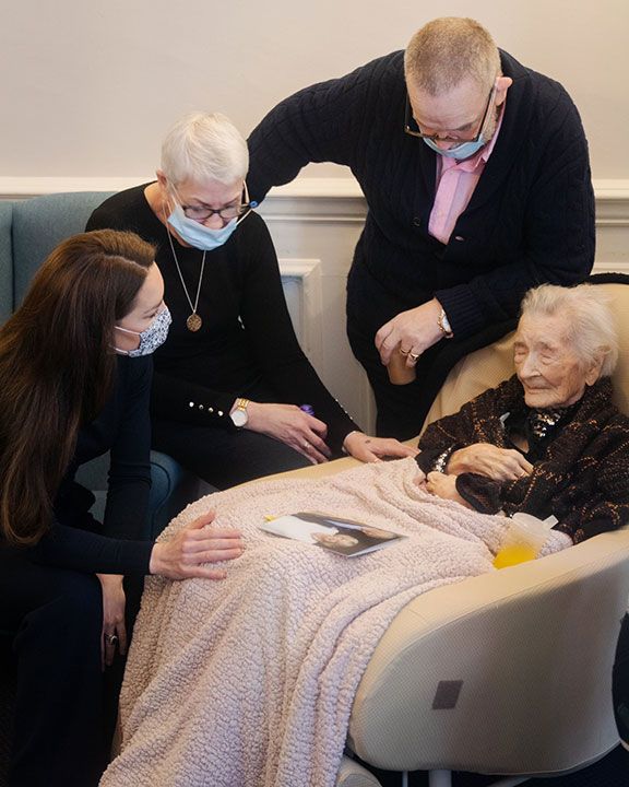 Princess of Wales meeting 109 year old Nora