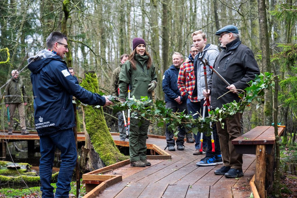 Queen Mary in forest 