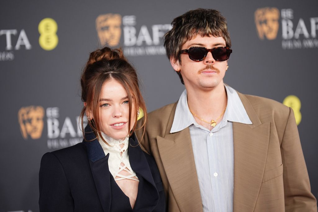 Joseph Powell et Milly Alcock assistent à la 79ème cérémonie des British Academy Film Awards, au Royal Festival Hall