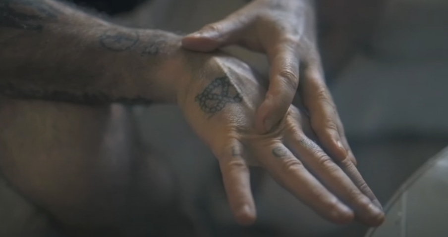Robbie Williams' Staffordshire Knot tattoo