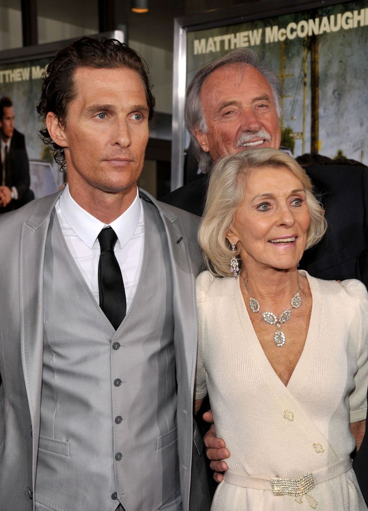 photo of matthew mcconaughey with his mom and dad on red carpet