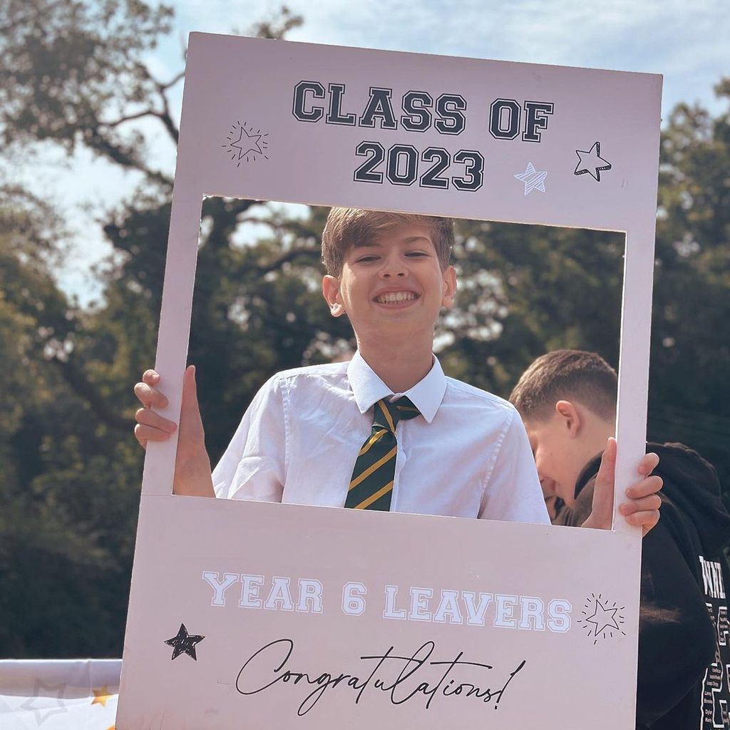 stacey solomon son leighton holding class of 23 sign