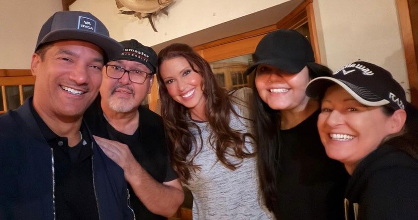 shannon elizabeth set selfie